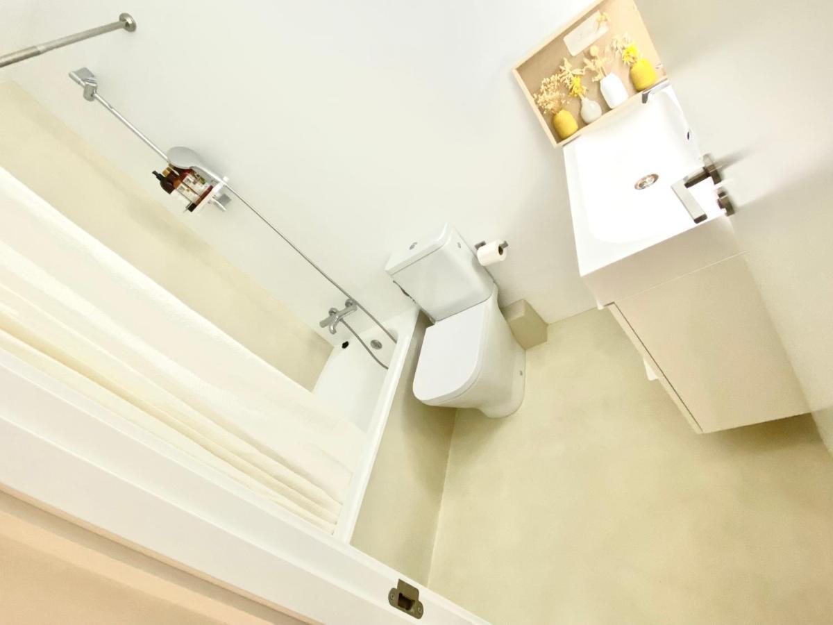 Barcelona Chic Apartments- Free Parking - 10 Min From Bcn City Centre By Metro Εξωτερικό φωτογραφία