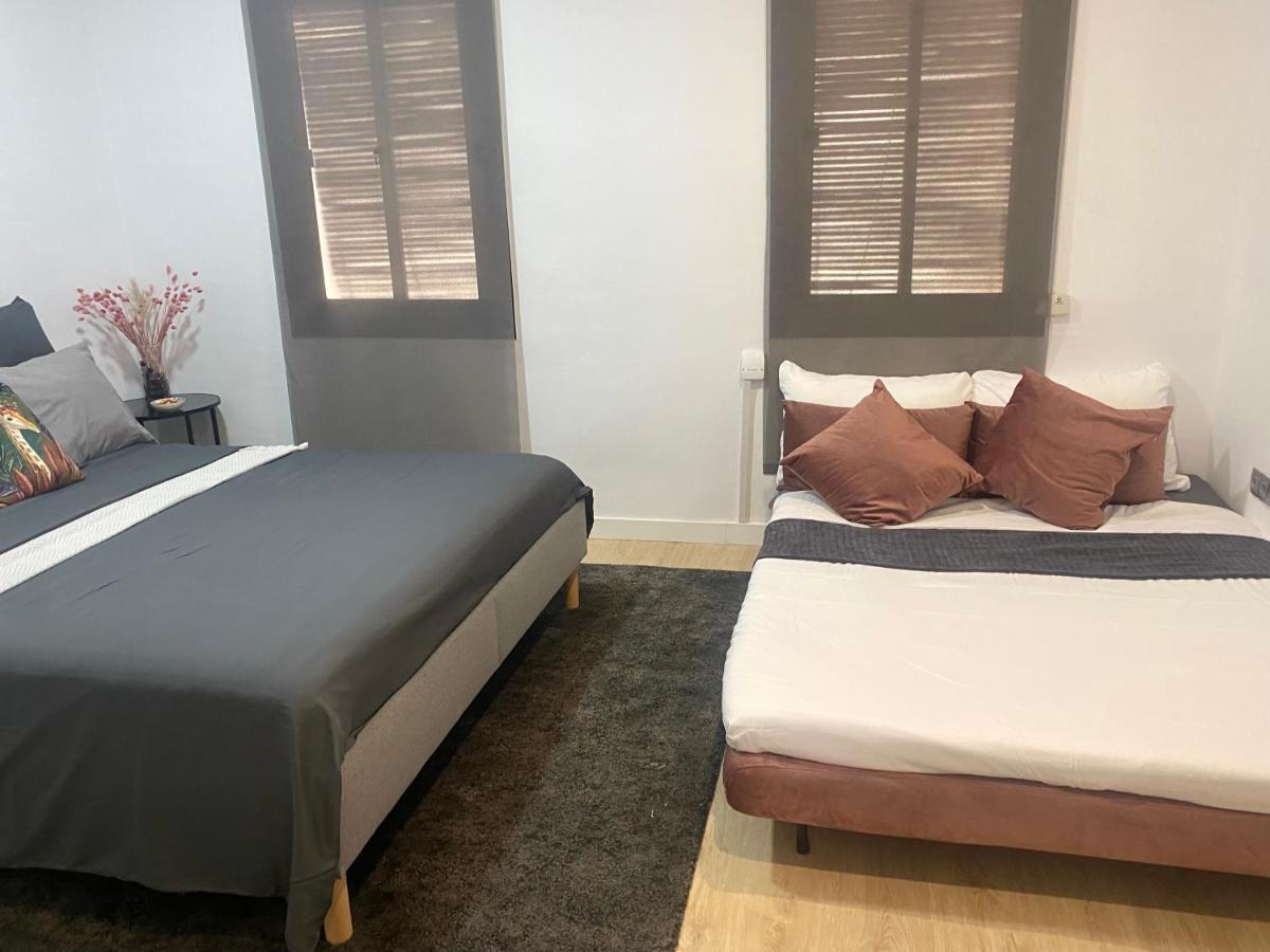 Barcelona Chic Apartments- Free Parking - 10 Min From Bcn City Centre By Metro Εξωτερικό φωτογραφία