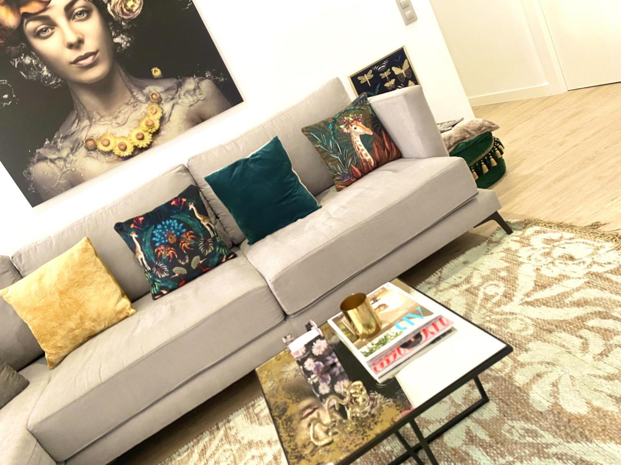 Barcelona Chic Apartments- Free Parking - 10 Min From Bcn City Centre By Metro Εξωτερικό φωτογραφία