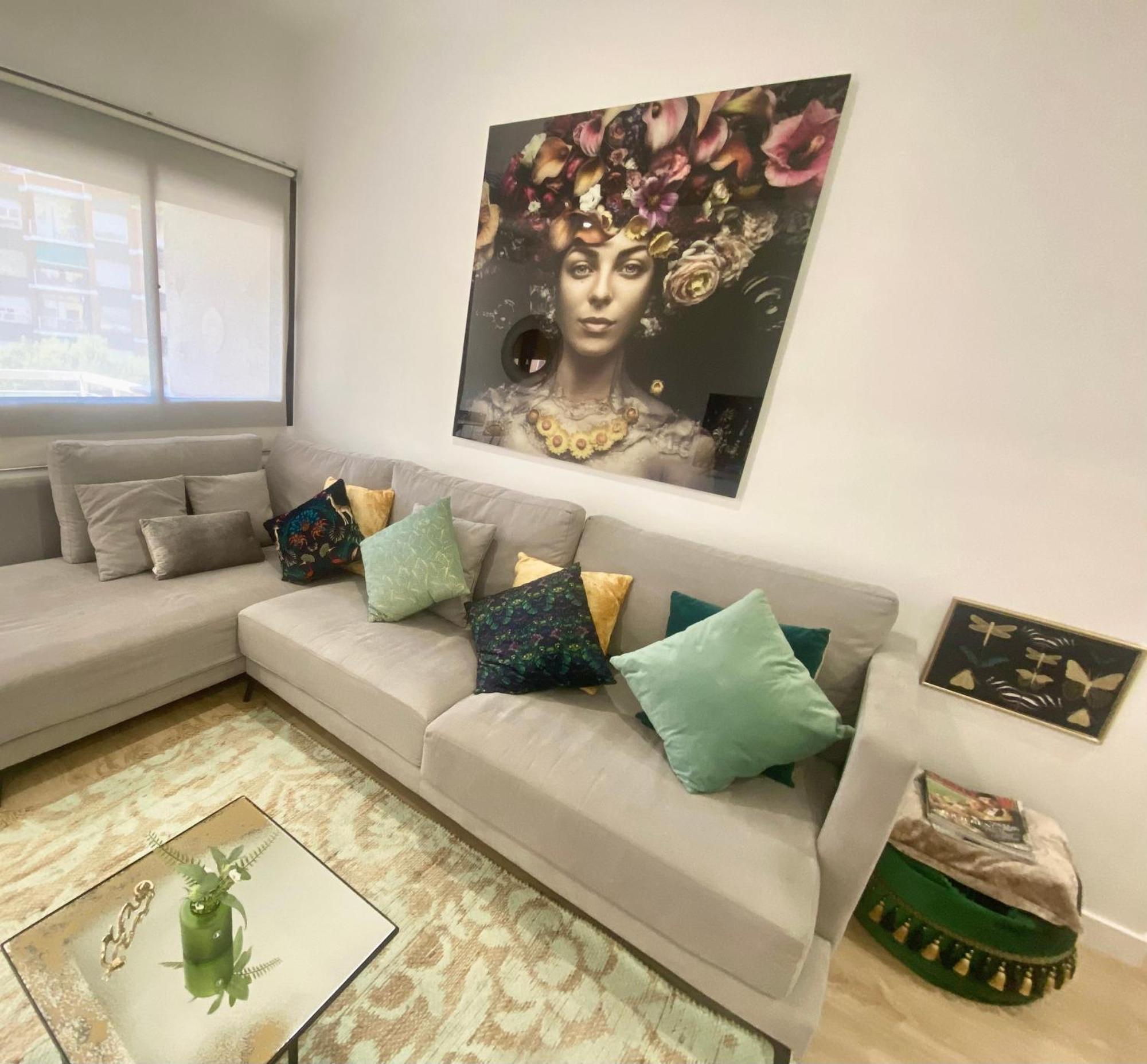 Barcelona Chic Apartments- Free Parking - 10 Min From Bcn City Centre By Metro Εξωτερικό φωτογραφία